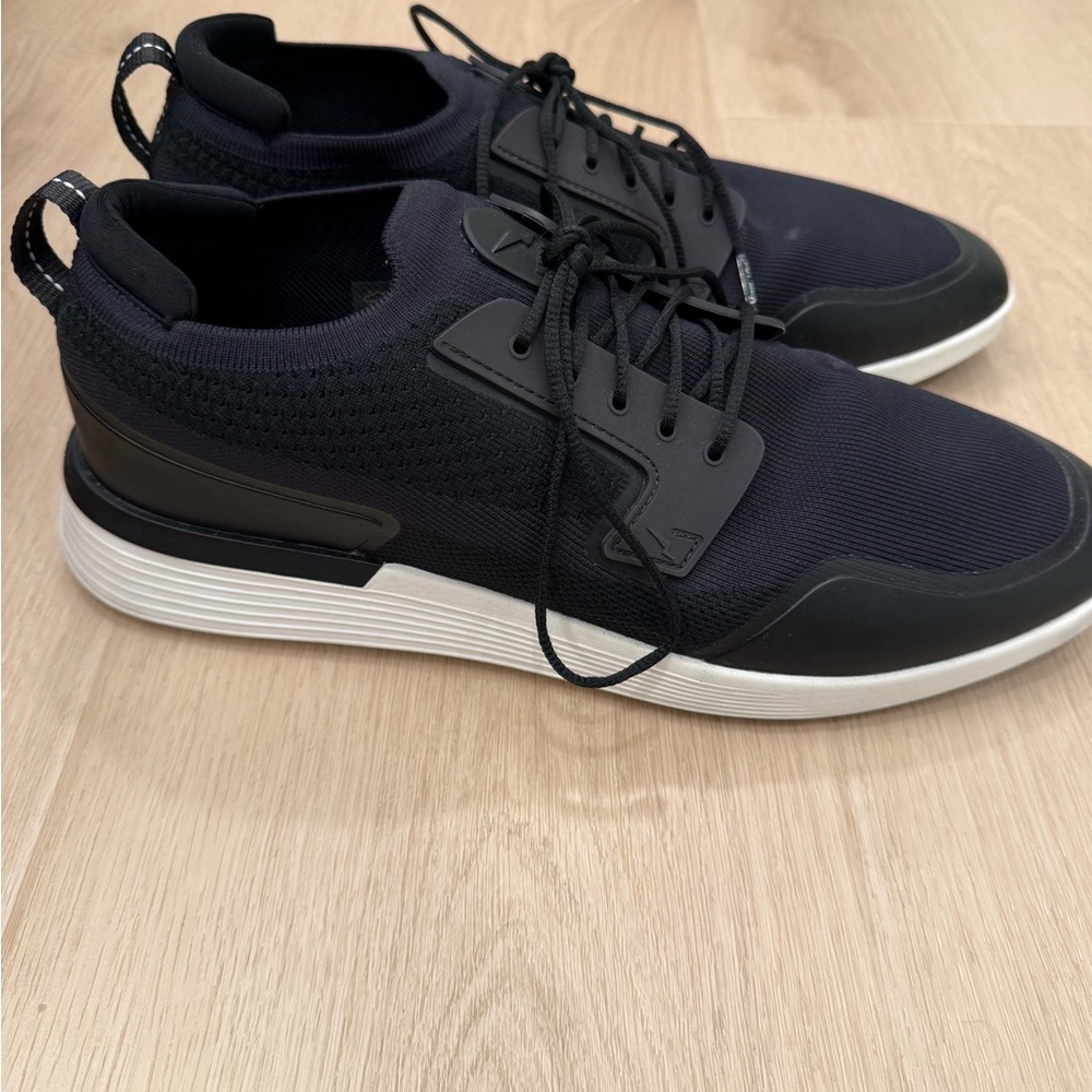 Wolf and Shepherd SwiftKnit™ Derby Sport